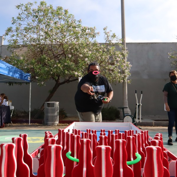 Prende El Sol table games