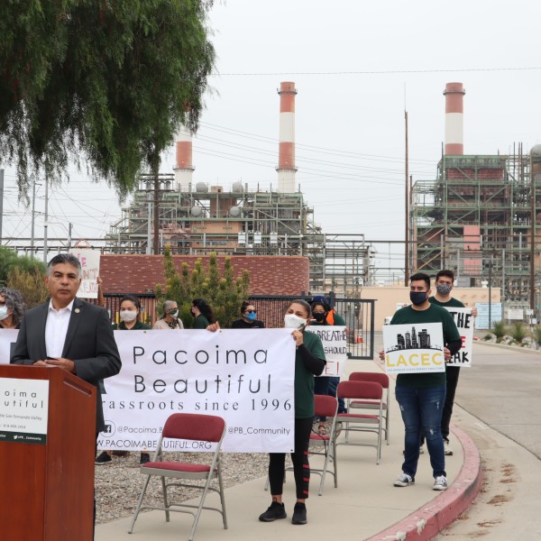 Congressman Tony Cardenas speaks to community